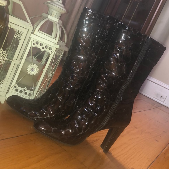 Boots - Picture 7 of 8